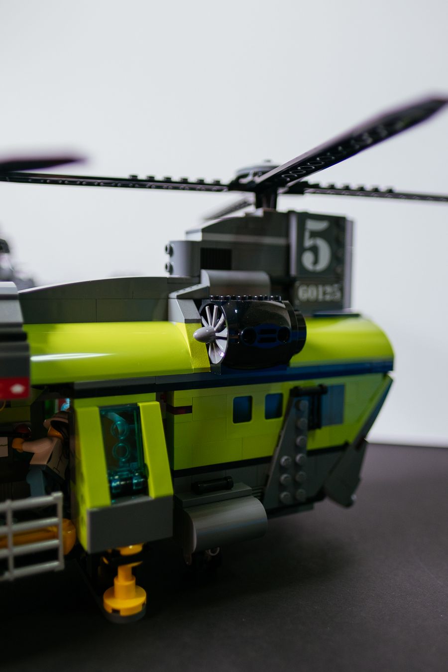Geek Review: LEGO City Volcano Heavy-Lift Helicopter 60125 ...