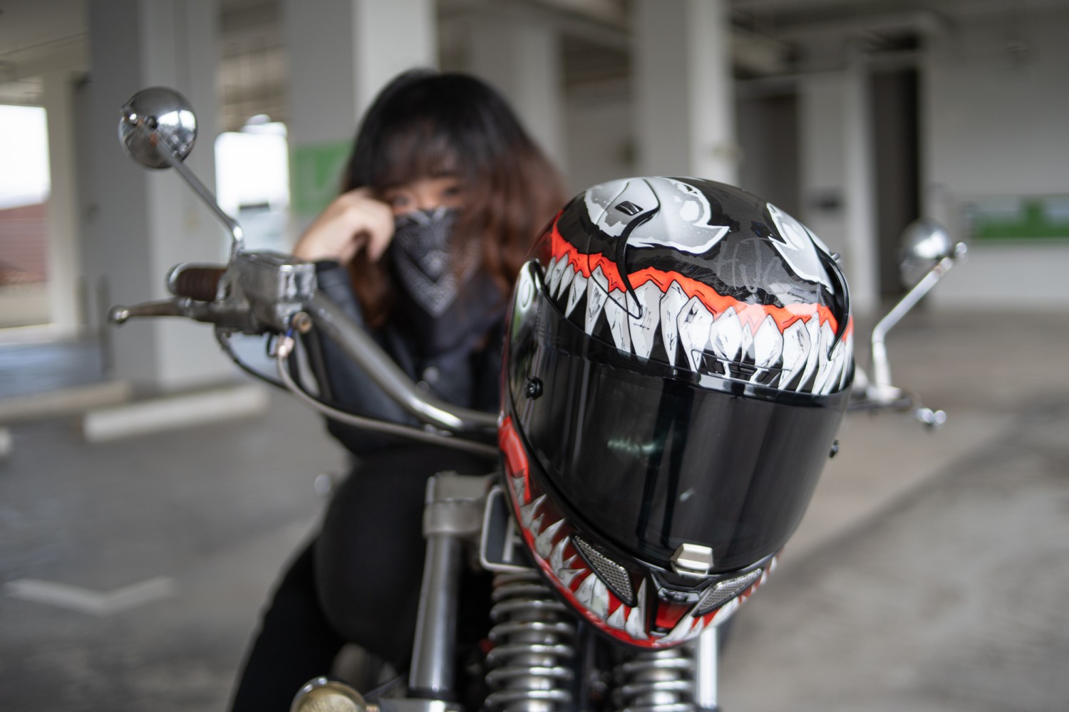 Venom symbiote hot sale motorcycle helmet