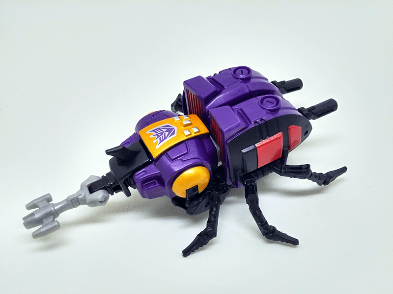 transformers-combiner-wars-bombshell-review-beetle