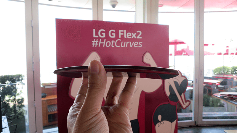 LG-G-FLEX2-Preview-event-sideshot