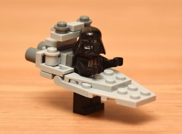 These LEGO Minifigs Cosplaying As Star Wars Vehicles Are Gold | Geek ...