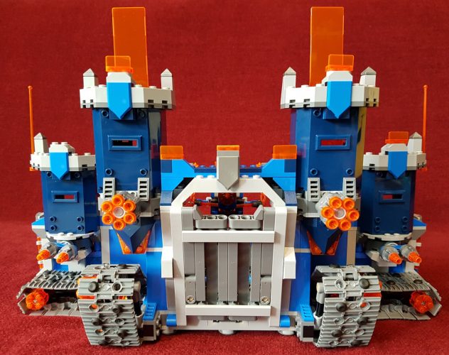 Geek Review: LEGO Nexo Knights Fortrex 70317 + Giveaway | Geek Culture