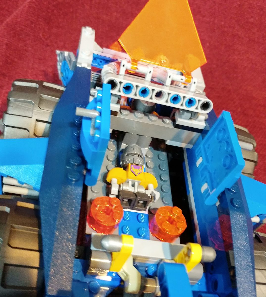 Geek Review: LEGO Nexo Knights Axl’s Tower Carrier 70322 + Giveaway ...