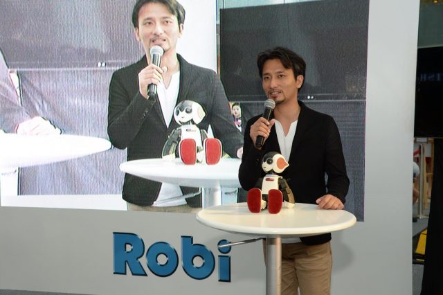 Toabul Robi Interactive Singlish-Speaking Robi Launches in Singapore | Geek Culture