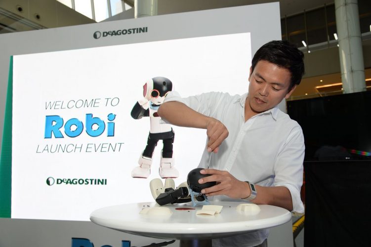 Qi Robi Interactive Singlish-Speaking Robi Launches in Singapore | Geek Culture