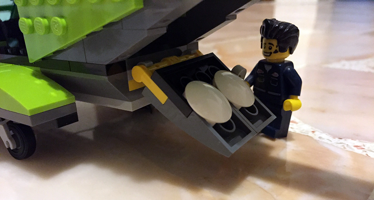 Lego-Volcano-Supply-Helicopter-32