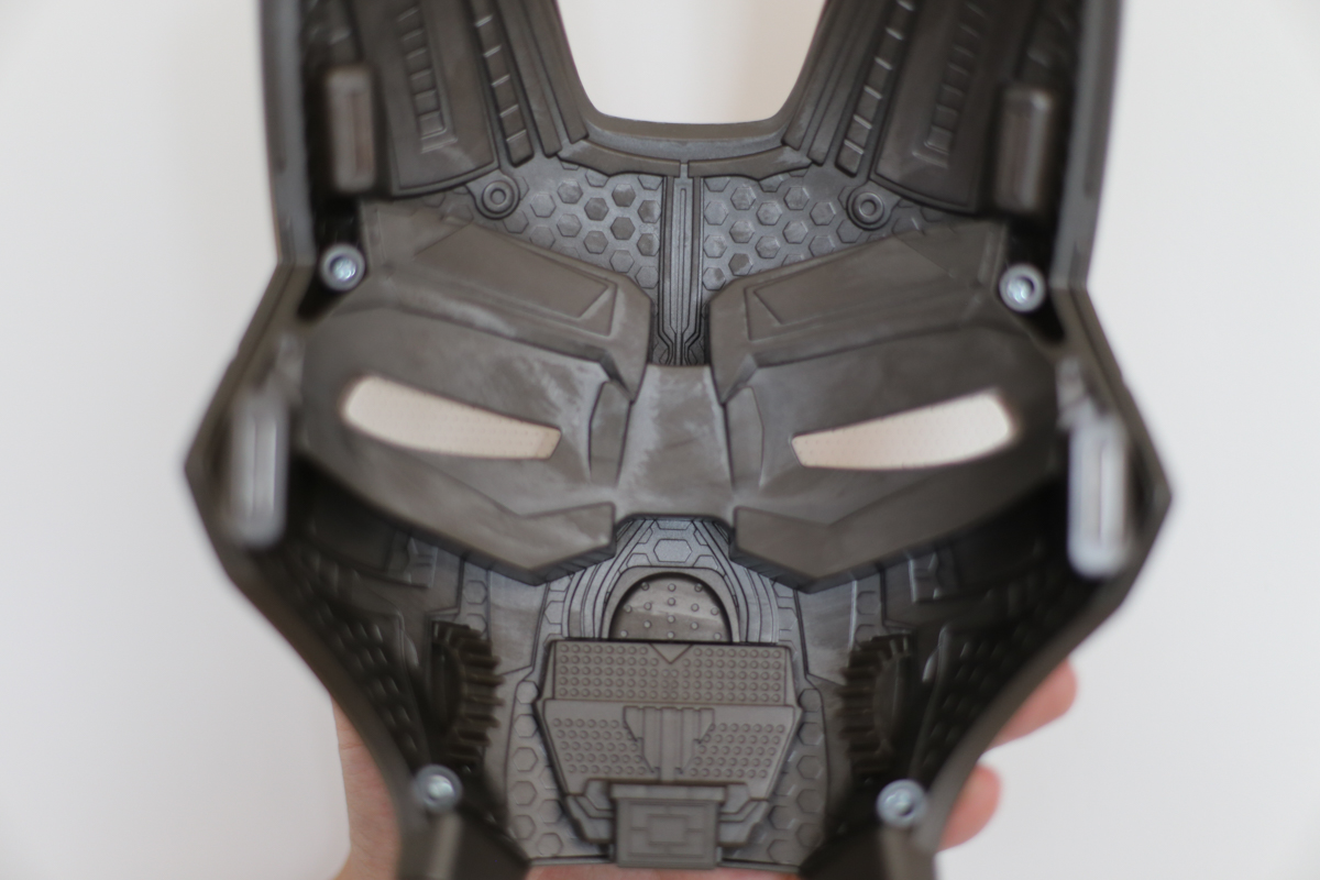 Exclusive Geek Review: Hasbro Marvel Legends Iron Man Helmet