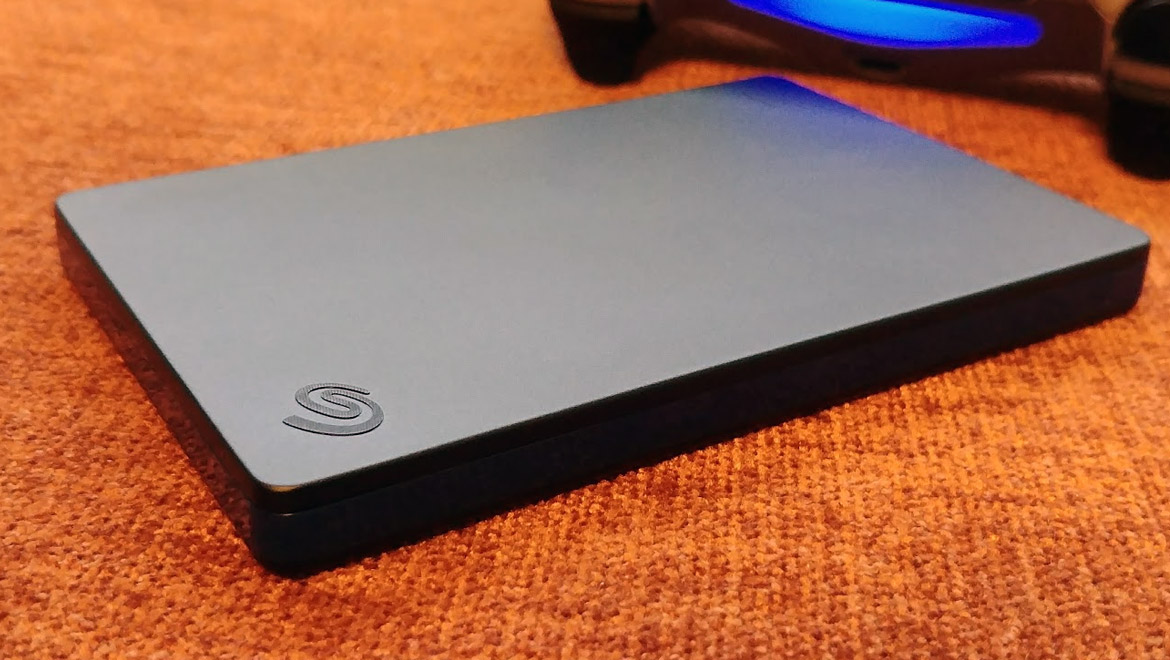replica breed teleurstellen Geek Review: Seagate Game Drive for PS4 2TB Portable Hard Disk | Geek  Culture