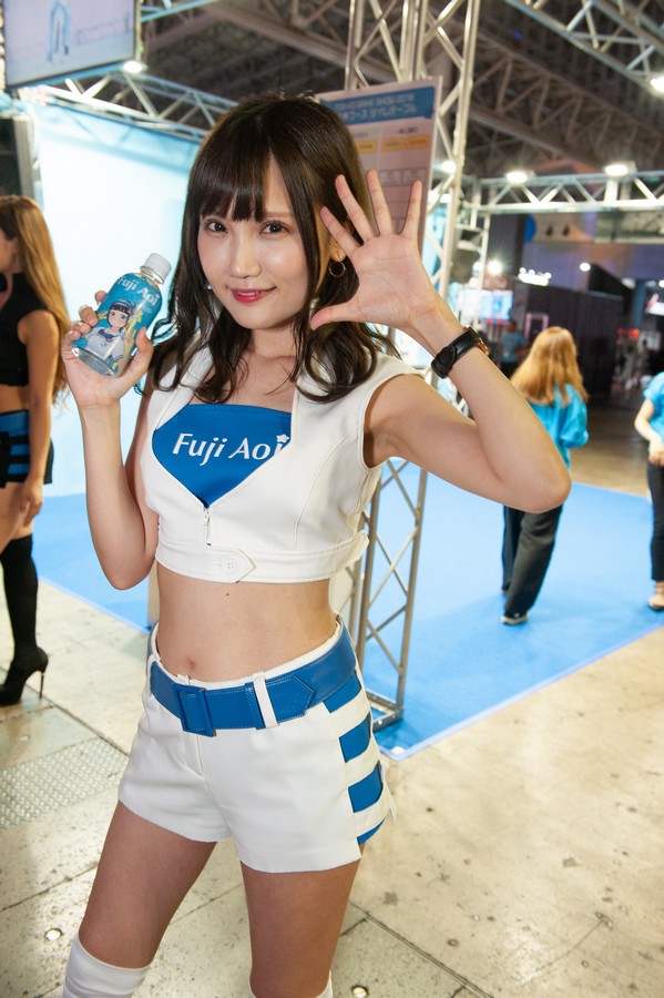 tgs-2018-booth-babes-24.jpg