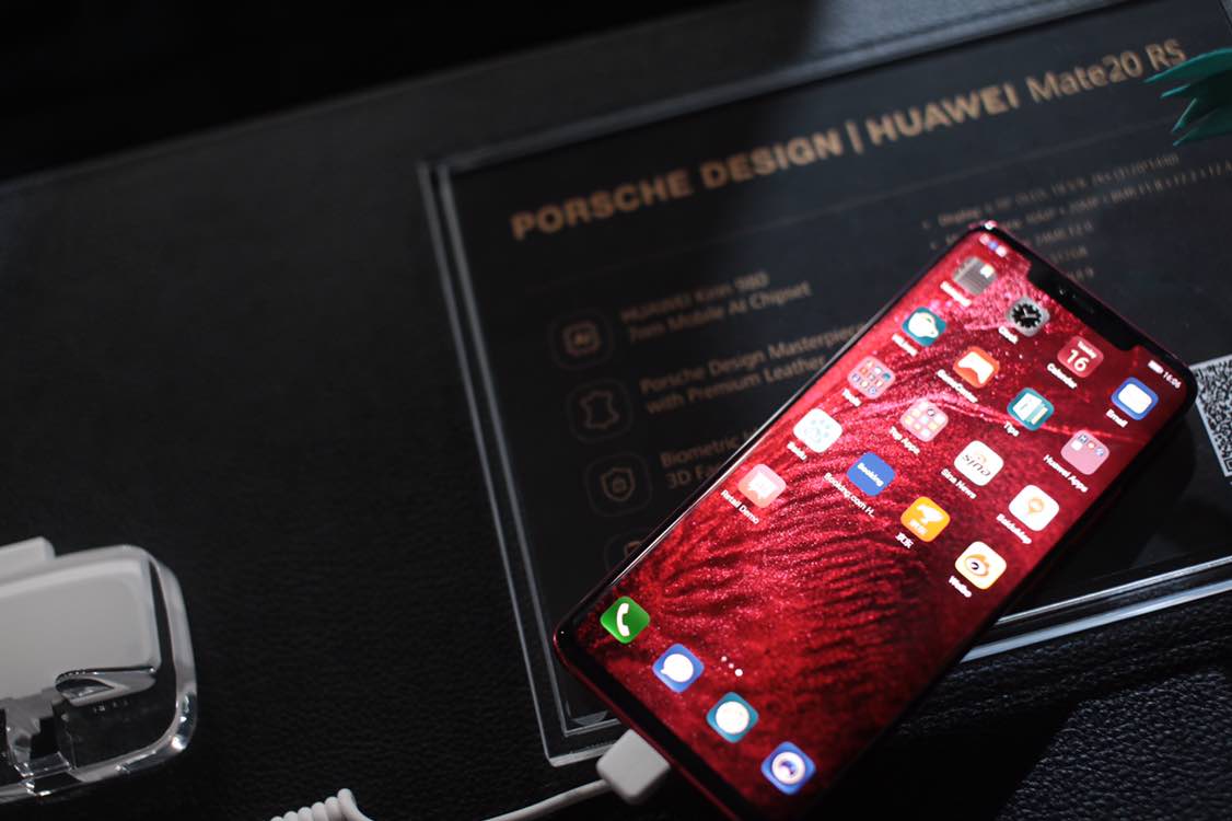 The Porsche Design Huawei Mate 20 RS Combines Luxury And ...
