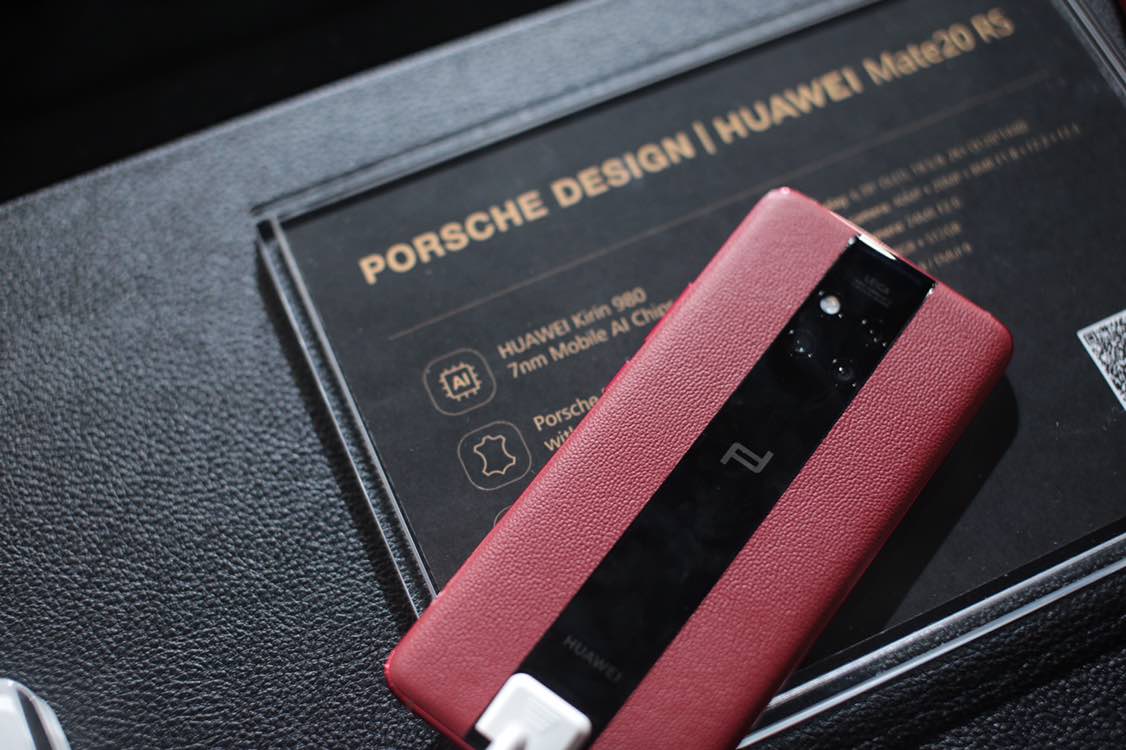 Uitreiken verhaal Verlaten The Porsche Design Huawei Mate 20 RS Combines Luxury And Speed | Geek  Culture