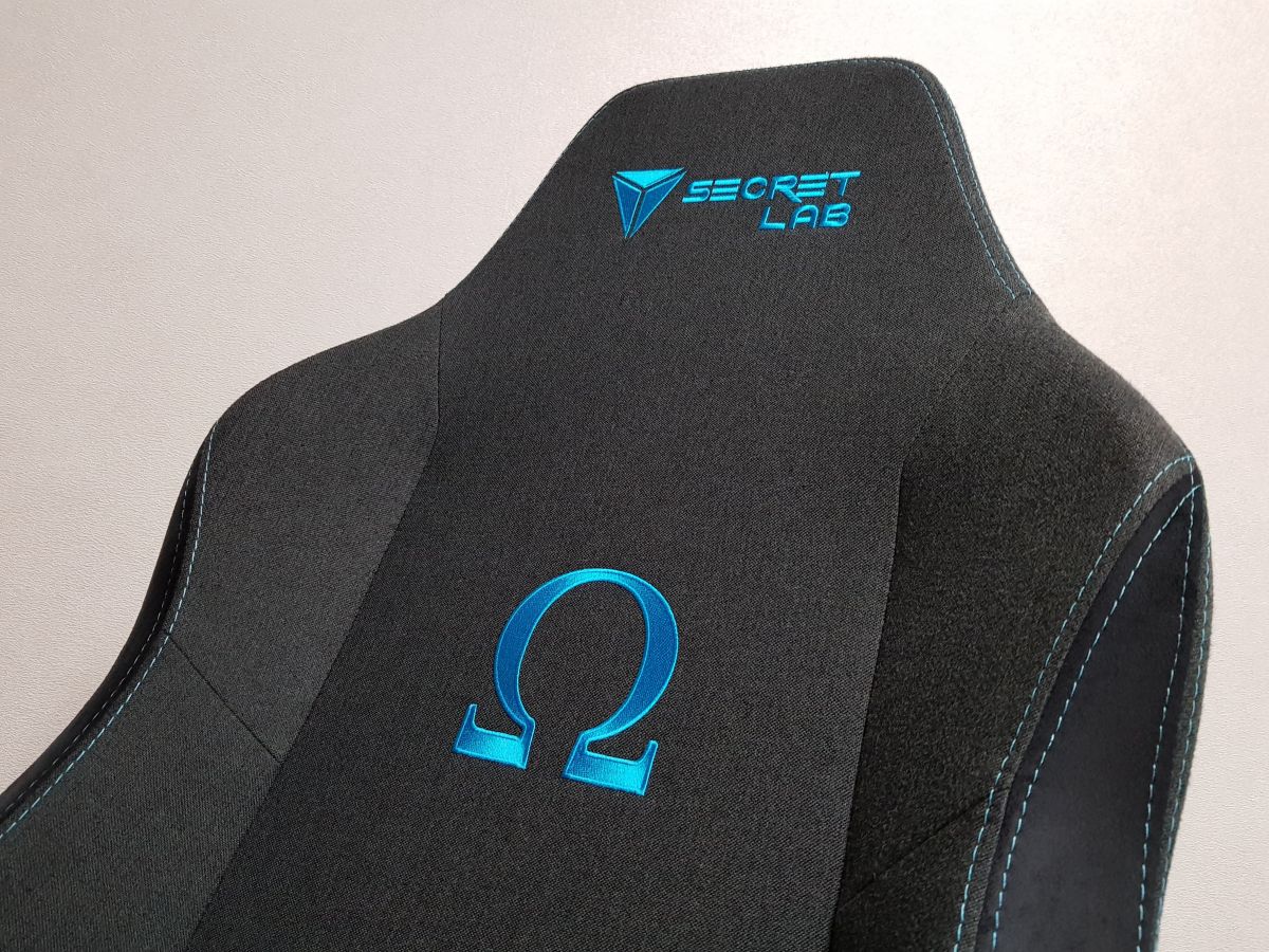 Secretlab omega best sale charcoal blue