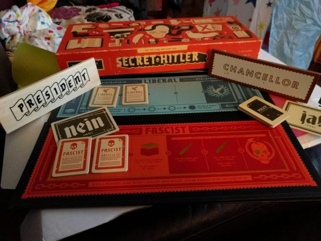 Secret Hitler - ASMR Board Game Unboxing, Video