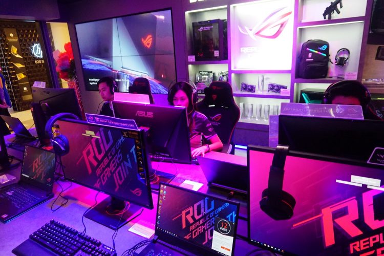 ASUS Opens First-Ever Experience Store In Singapore | Geek Culture