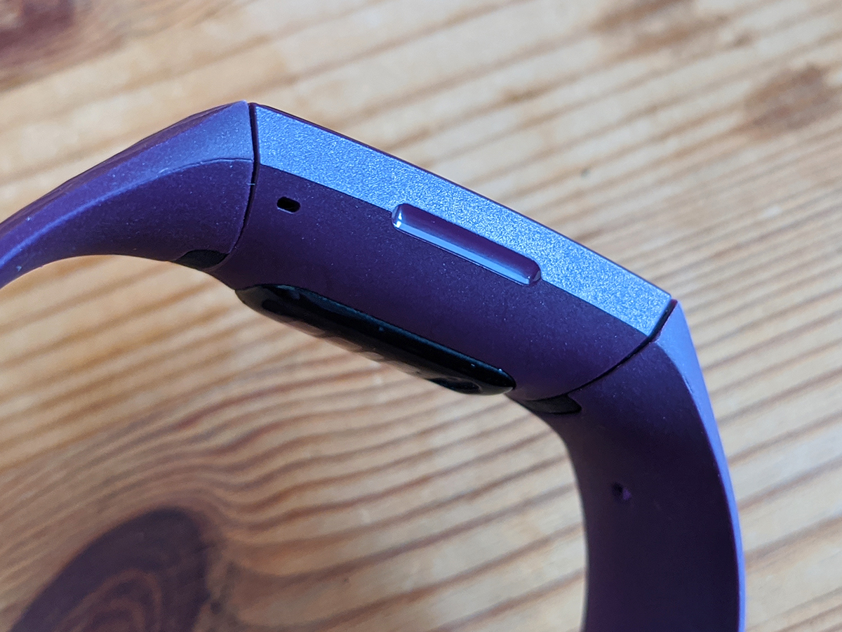 Geek Review: Fitbit Charge 4 | Geek Culture