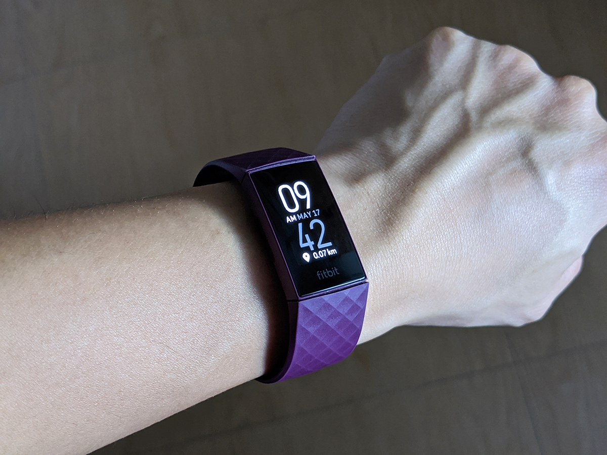 Geek Review: Fitbit Charge 4 | Geek Culture