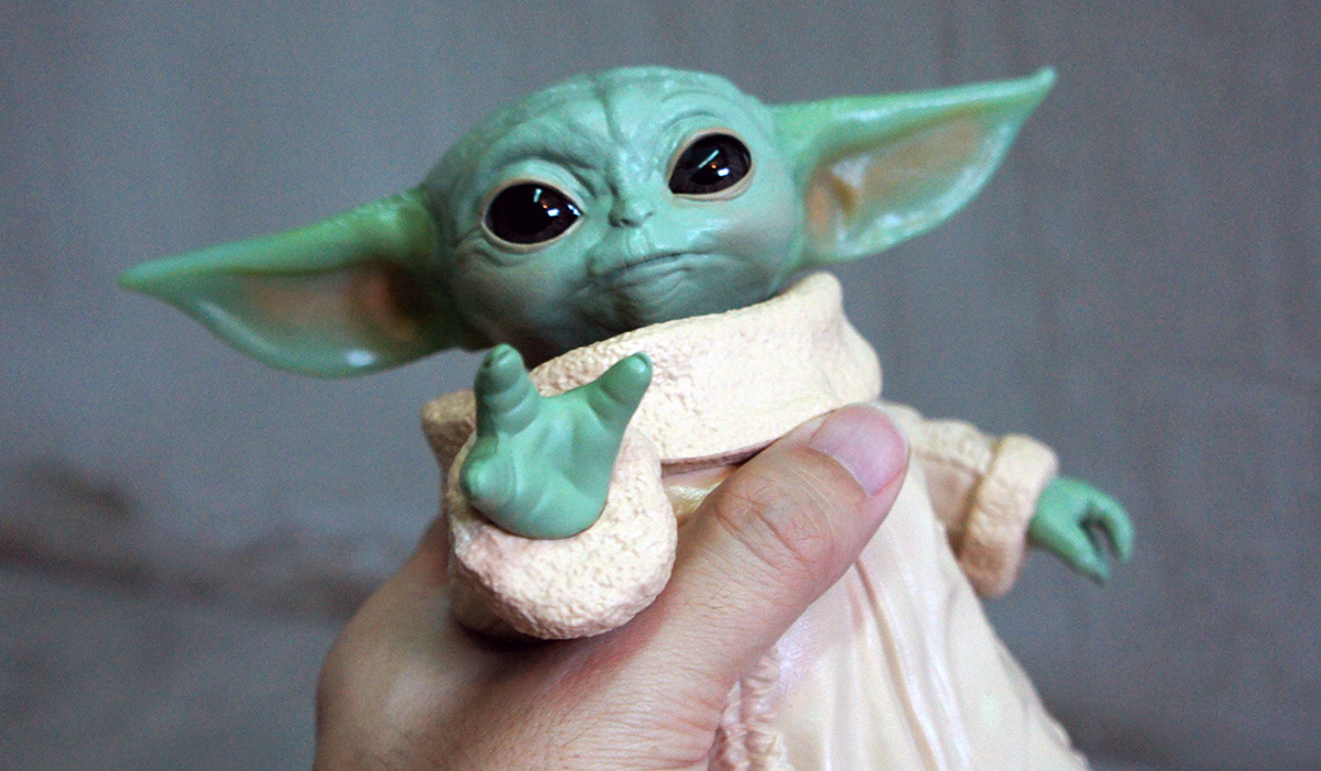 Star Wars Mandalorian The Child Posable 6.5 inch Figure Hasbro Baby Yoda In Hand 