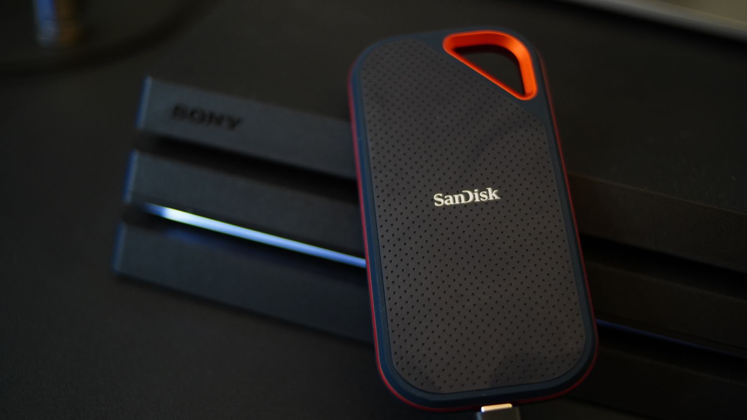 SanDisk 1TB Extreme PRO Portable External SSD - Up to 1050MB/s - USB-C, USB  3.1 - SDSSDE80-1T00-A25
