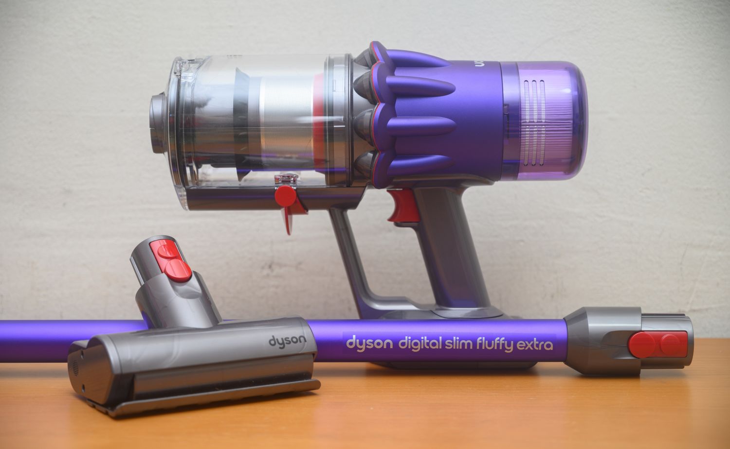 Dyson V8 Slim Extra Fluffy