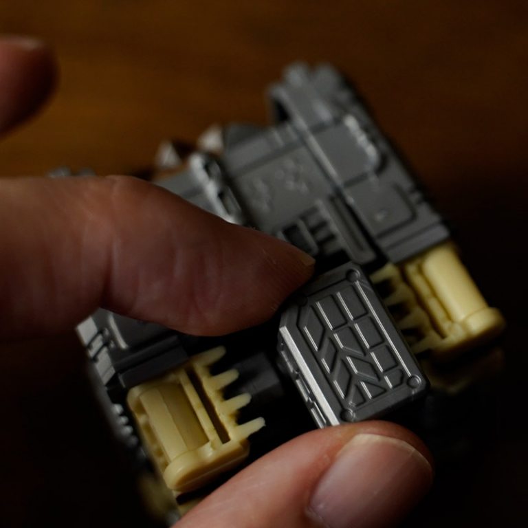Geek Review: 52TOYS MEGABOX Predator | Geek Culture