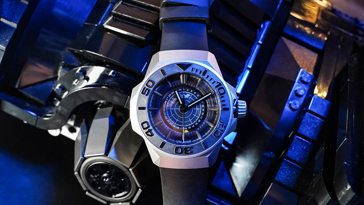 Batman best sale quantum watch