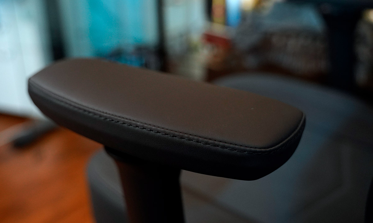 Geek Review Royale Ergonomics Napa Leather Gaming Chair Geek