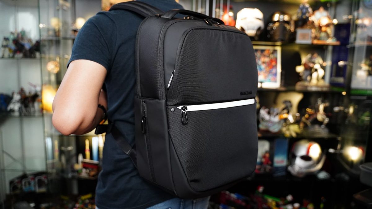 konnect i slim backpack with jacquard by google