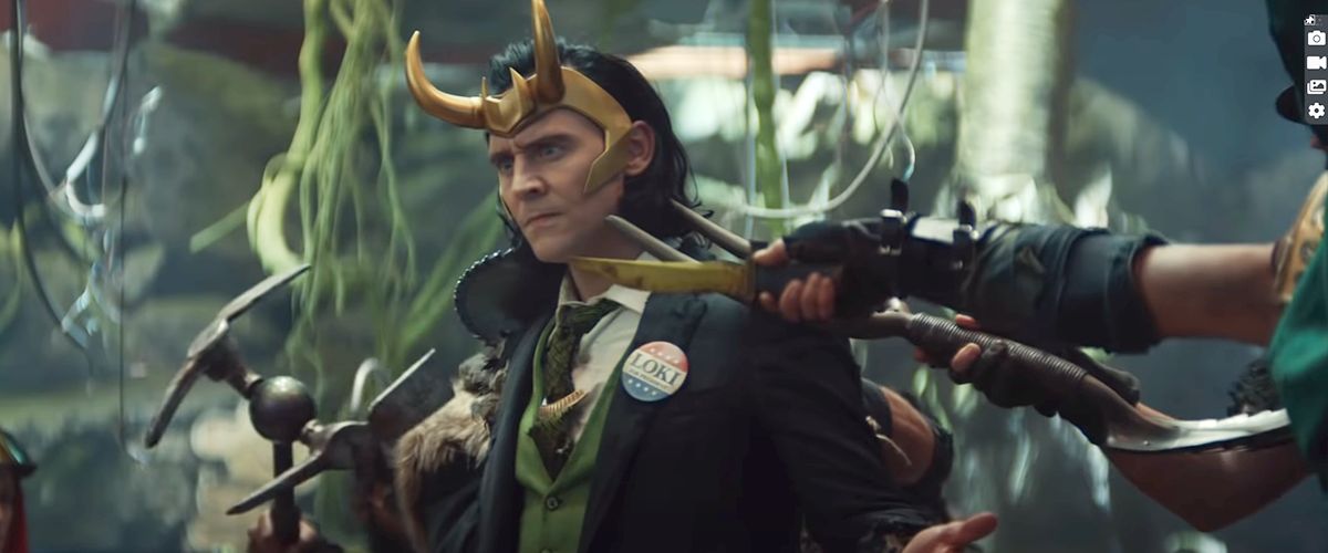 Tom Hiddleston Kevin Feige Talk Loki S Death And Revival Geek Culture