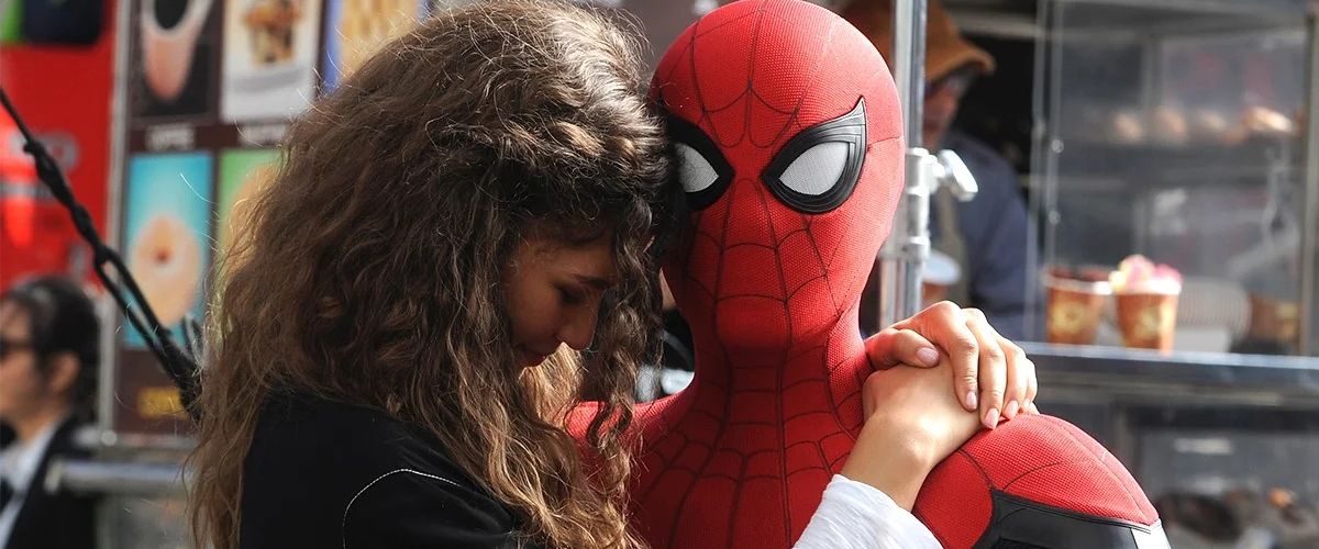 Spider Man 3 Set Photos Reveal New Spidey Suit And Christmas Setting Geek Culture