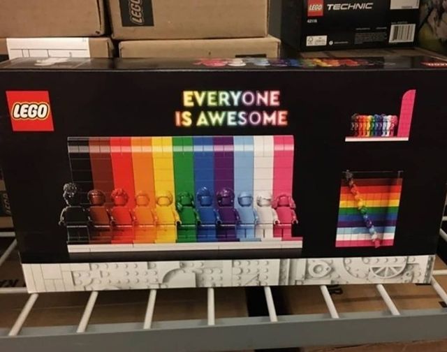Everyone Is Awesome 40516, Other
