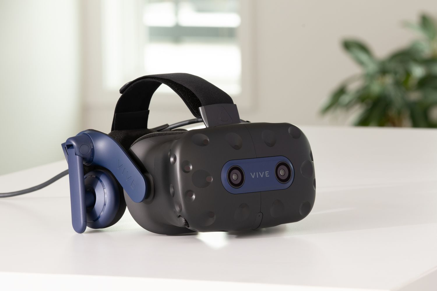 HTC Vive Brings 5K Resolution To New Pro 2 & Focus 3 VR Headsets For