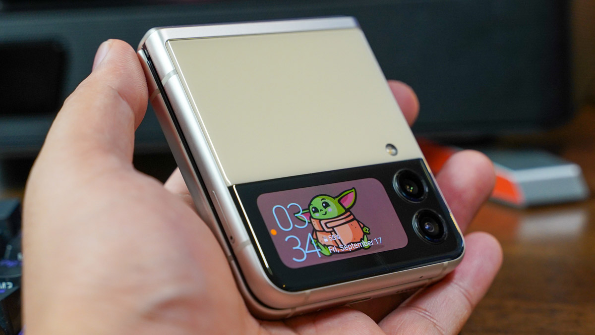 Samsung Galaxy Z Flip 3: The Kotaku Australia Review