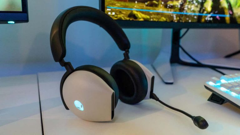 Alienware's New AW920H Headset Is One Classy Accessory That Doesn't ...