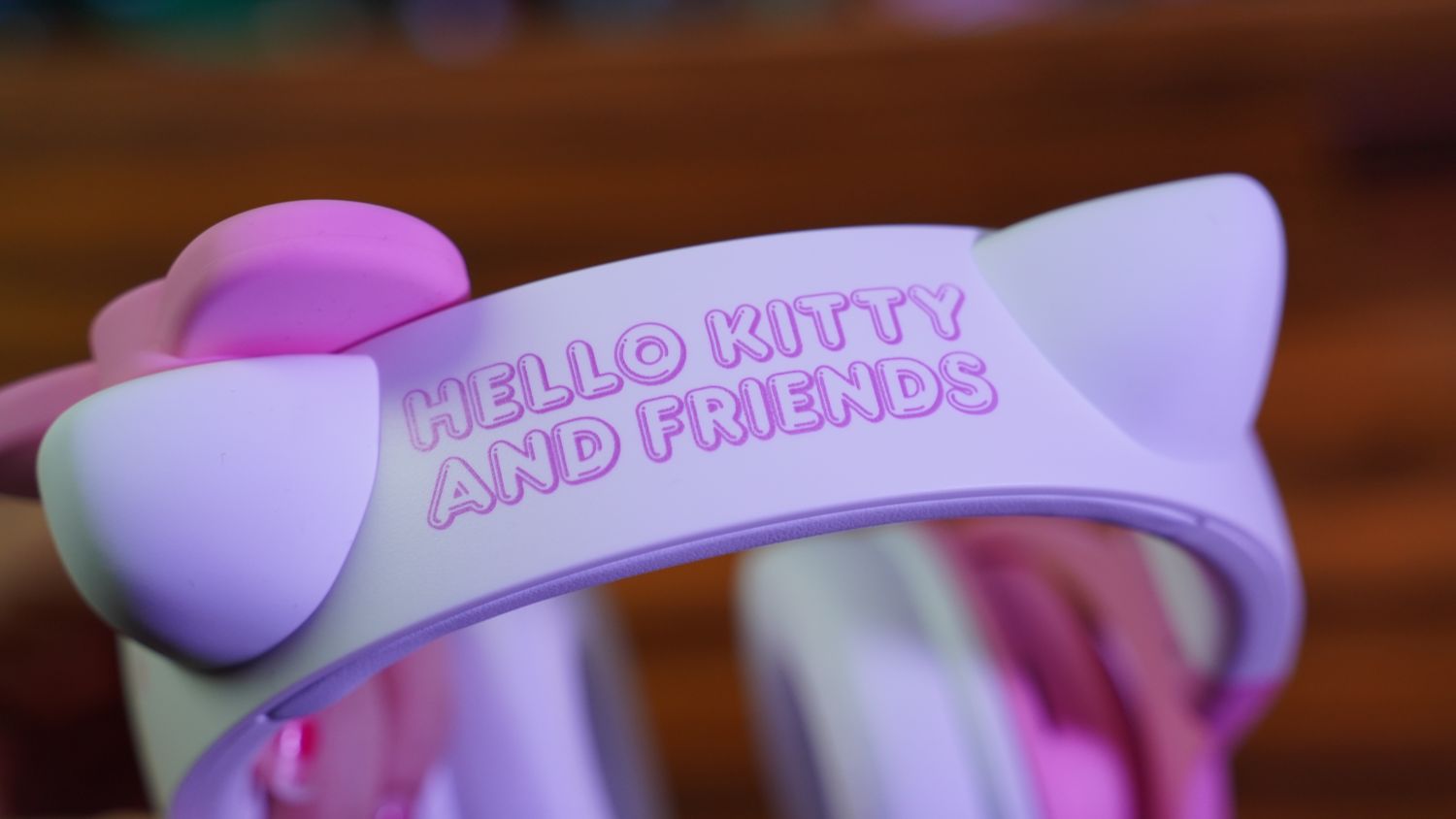 Auriculares inalámbricos Bluetooth Razer Kraken BT - Hello Kitty and  Friends Edition - Versus Gamers