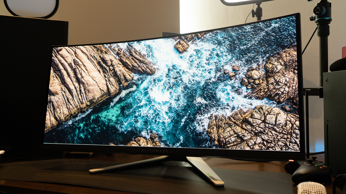 The new Alienware 34 QD-OLED monitor is the most amazing display I've ever  seen