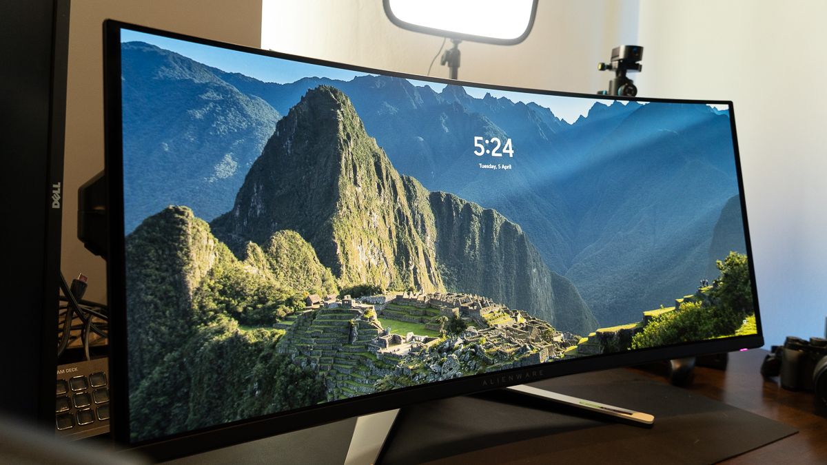 Alienware AW3423DWF curved QD-OLED gaming monitor review