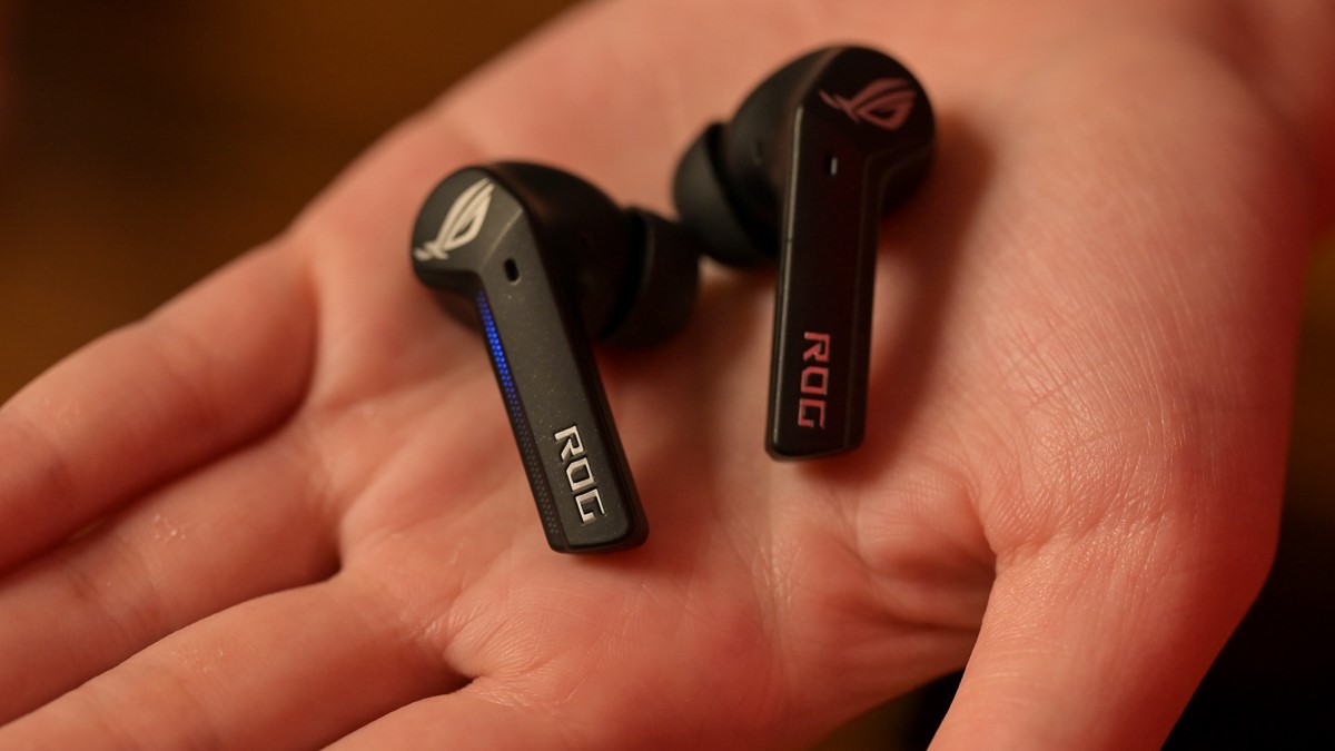 Geek Review: ASUS ROG Cetra True Wireless Earbuds | Geek Culture