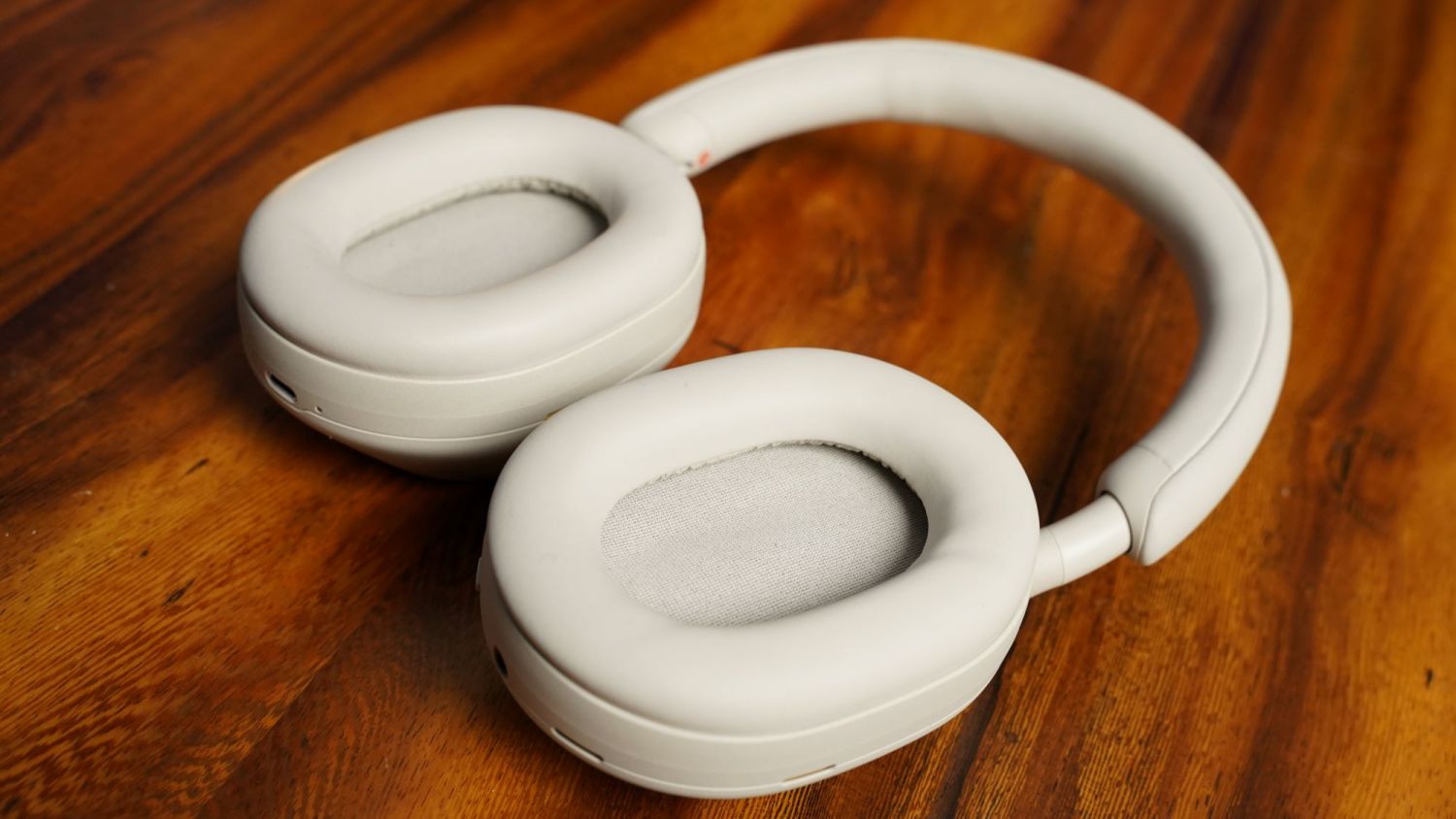 Geek Review: Sony WH-1000XM5 Wireless Noise-Cancelling Headphones