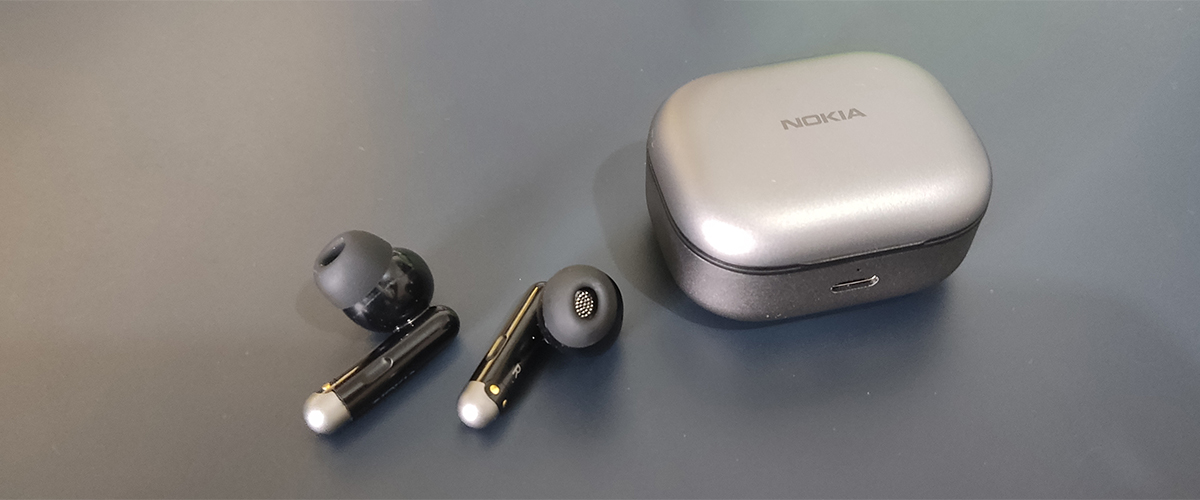nokia essential true wireless earphones e3511 outside charging case
