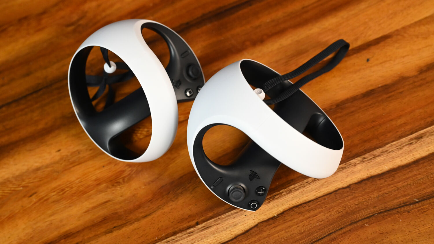 Geek Review: PlayStation VR2 Sense Controllers