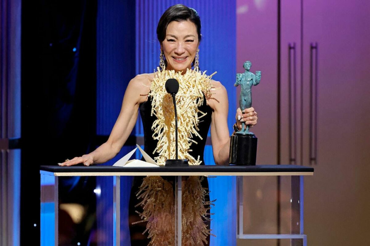 Michelle Yeoh Ke Huy Quan Screen Actors Guild Awards (2)