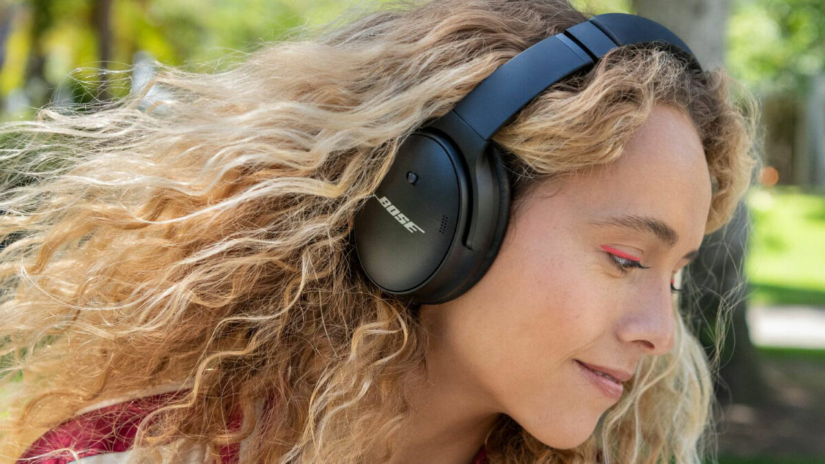 Bose QuietComfort45 for Quieter Aeroplane Rides Active Noise Cancellation Headphones