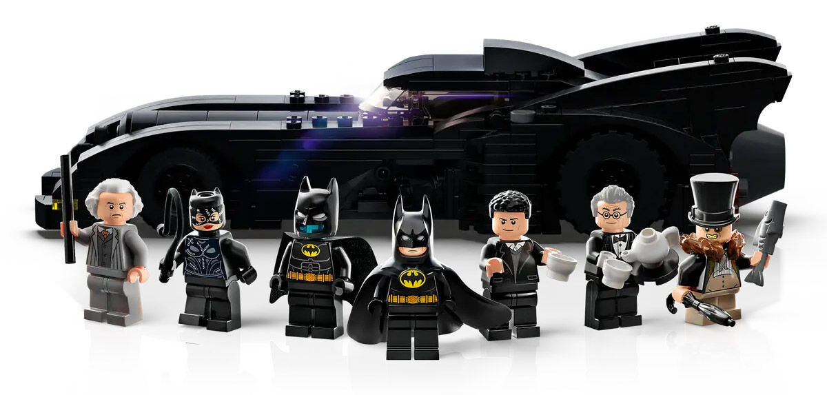 Massive LEGO (76252) Shadow Box Set Recreates Tim Burton’s 1992 ‘Batman