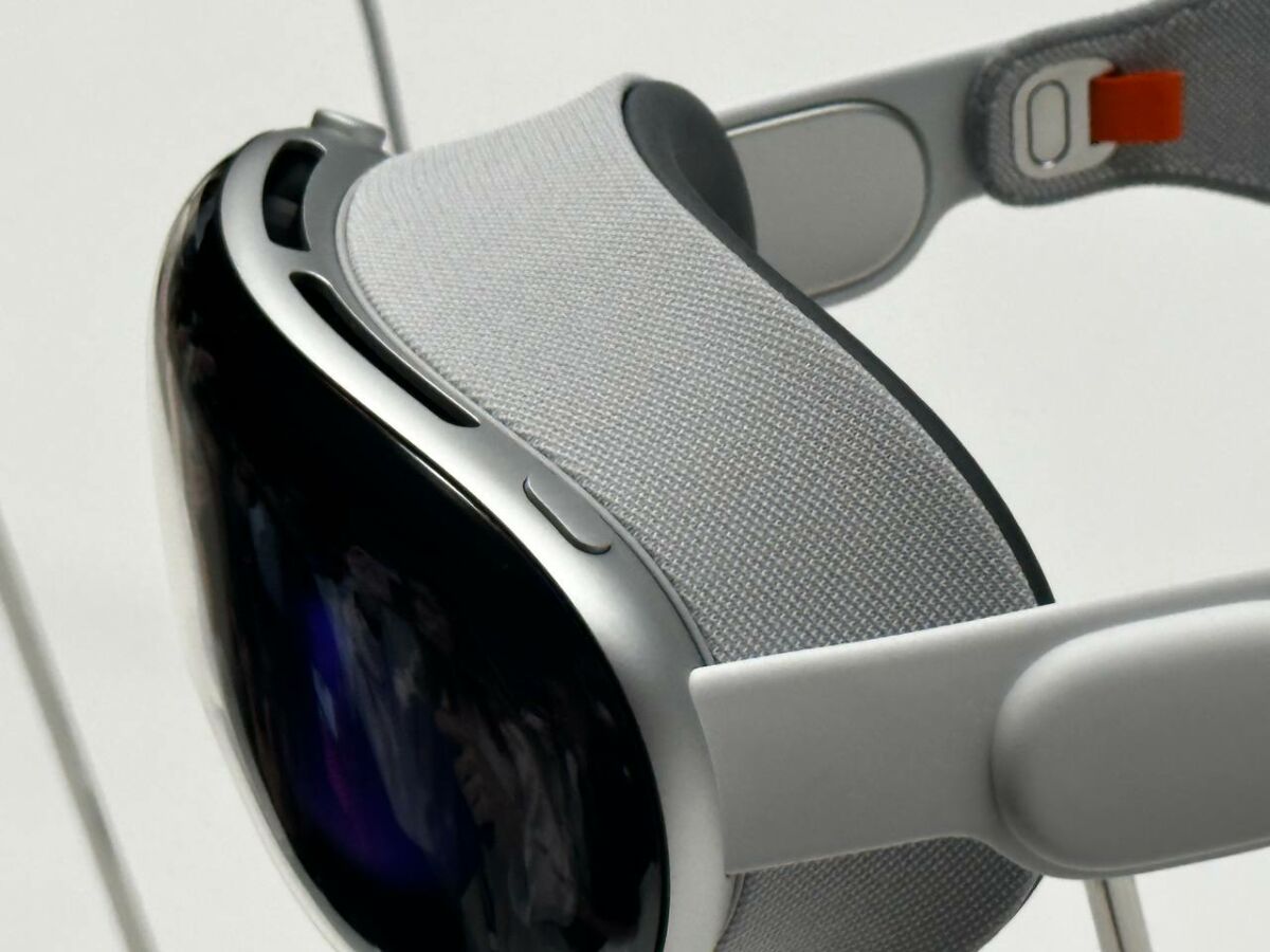 WWDC 2023: Apple Vision Pro Headset (2)