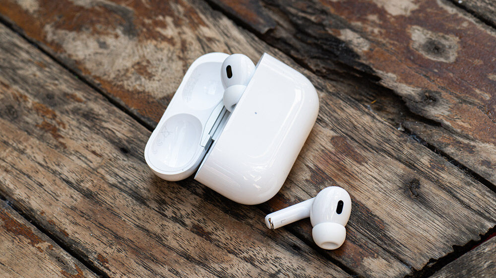 Apple AirPods Pro (2nd generation) with MagSafe Charging Case (USB-C)