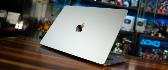 Apple 2025 MacBook Air M4 15 インチ US配列 2025 Apple MacBook Air 15-inch M4 Chip 16GB RAM 512GB SSD