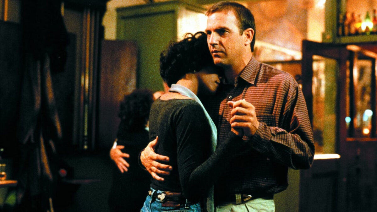 ‘Taylor Swift: The Eras Tour’ Director To Helm ‘The Bodyguard’ Remake