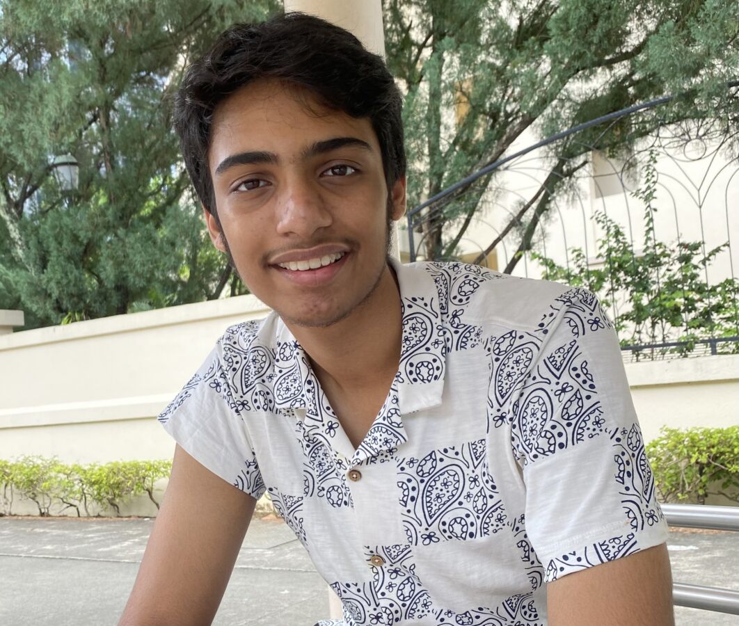"Singapore Student's Innovative Focus App Triumphs at Apple's Swift Challenge, Captivating Tim Cook at WWDC" 12 Swift Student Challenge