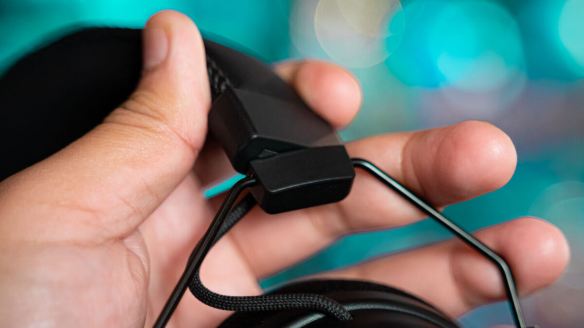 Razer Blackshark V3 Pro Wireless Gaming Headset Review (4)