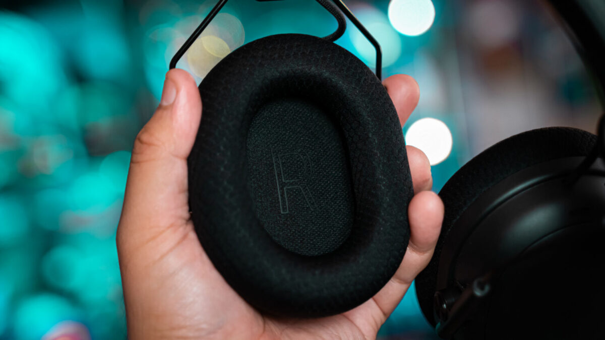 Razer Blackshark V3 Pro Wireless Gaming Headset Review (2)
